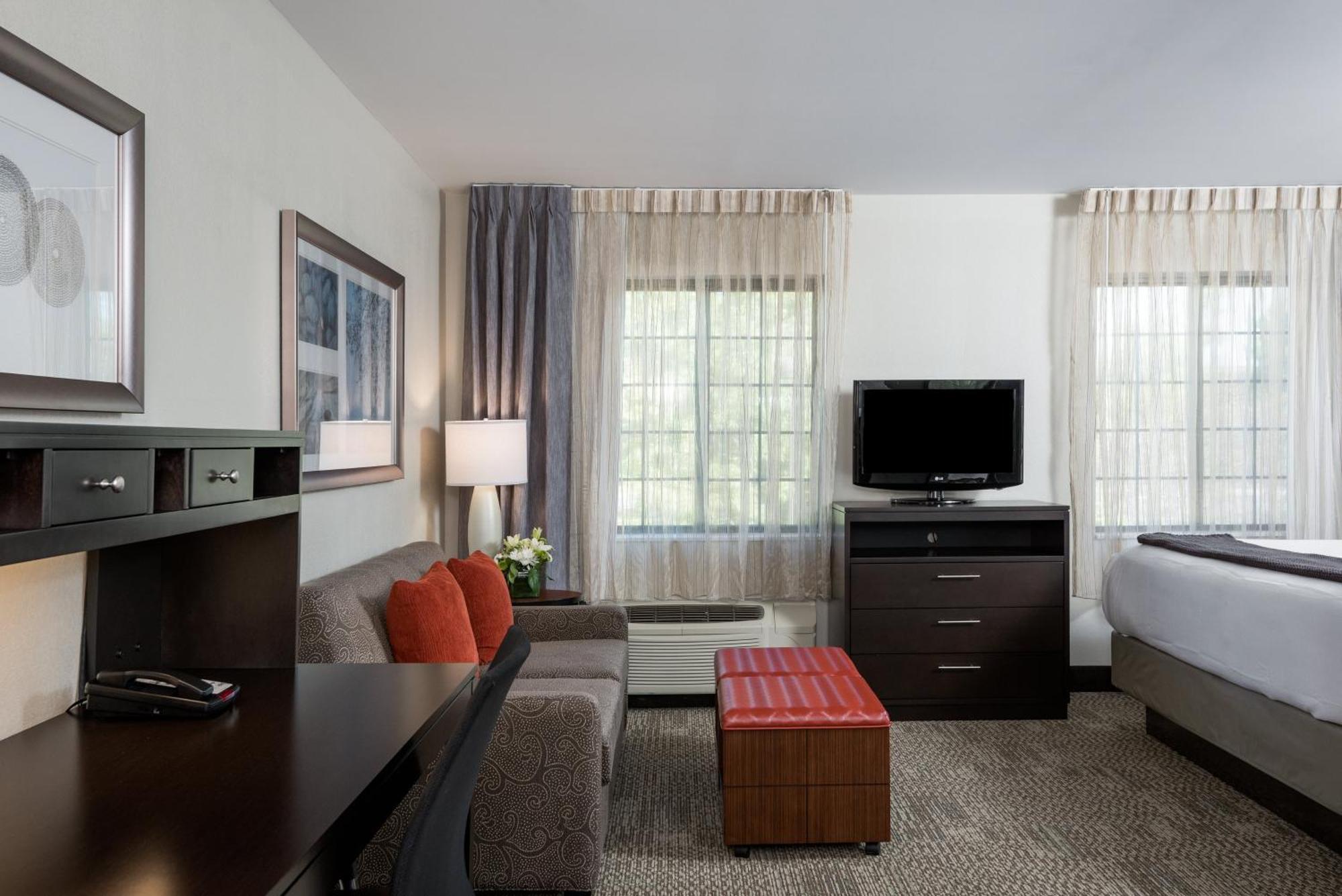 Staybridge Dulles Airport By Ihg Hotel 3*