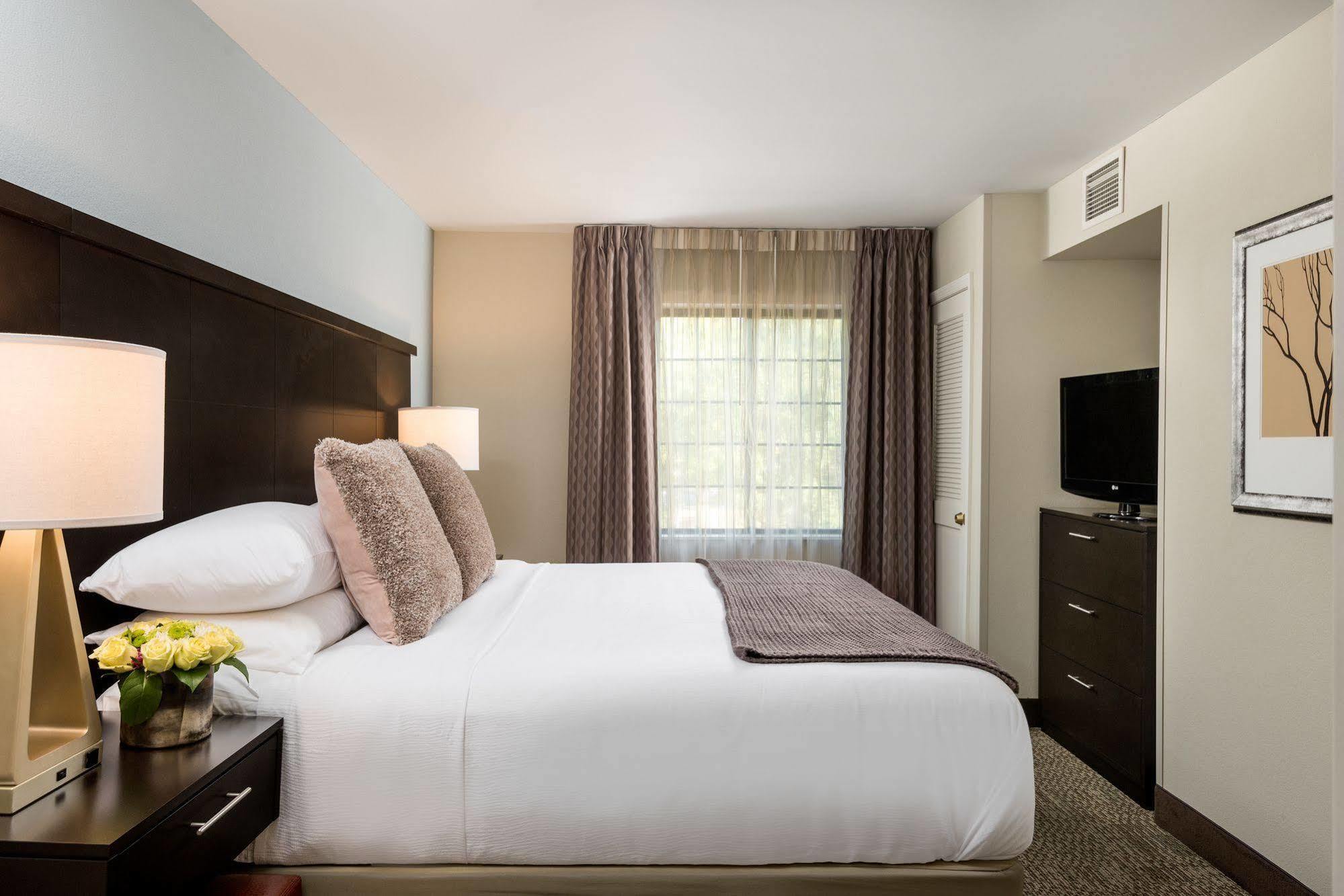 Staybridge Dulles Airport By Ihg Hotel