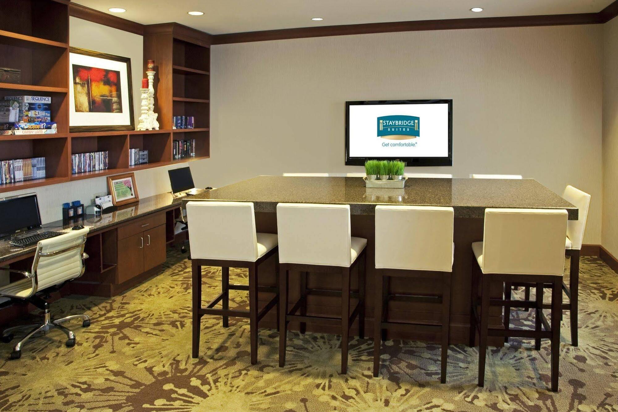 Staybridge Dulles Airport By Ihg Hotel 3*